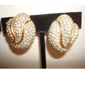 A Pair Of Beautiful Vintage Signed Ciner Earrings